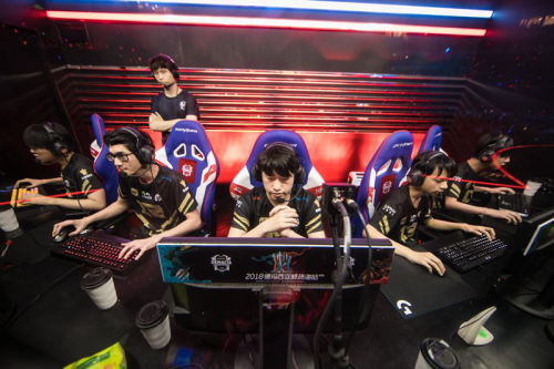 但很快在约 但很快在约